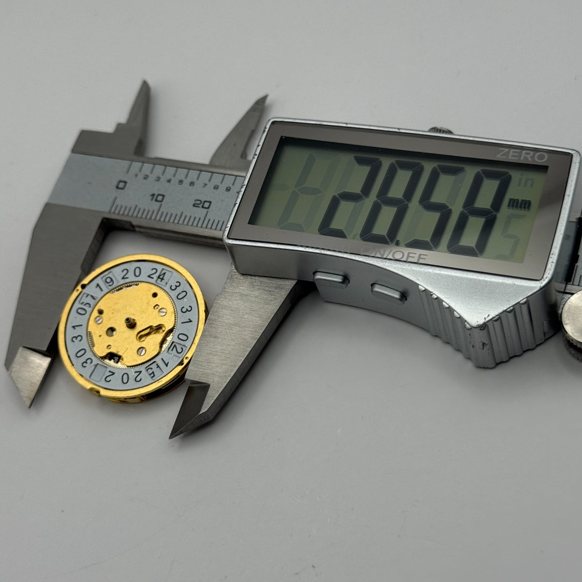 Ronda 5010.B Watch Movement Quartz Date 11 Jewels Swiss R9 Parts Repair 28.5mm