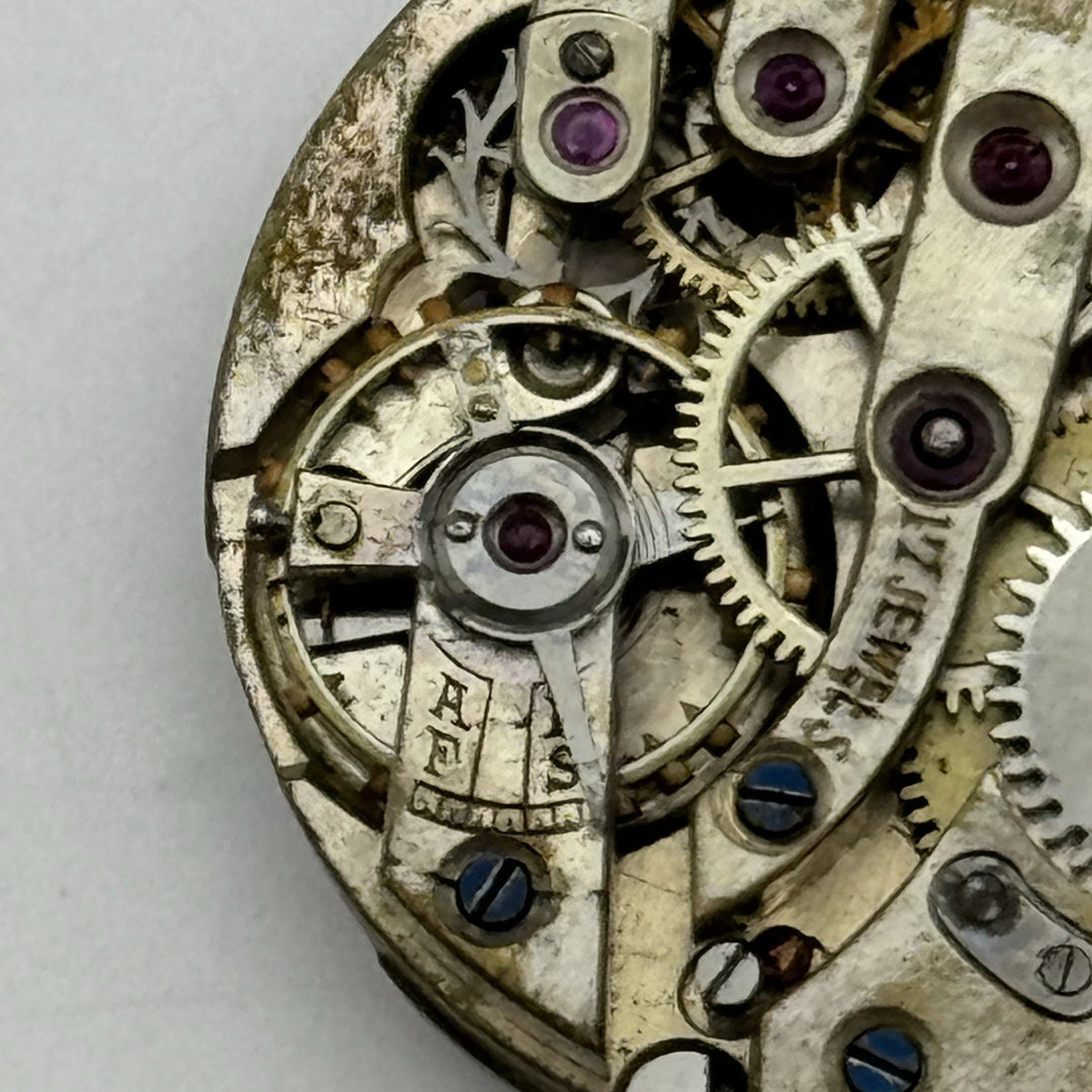 Unidentified High Grade Watch Movement - 17 Jewels - For Parts / Repair - 24.9mm