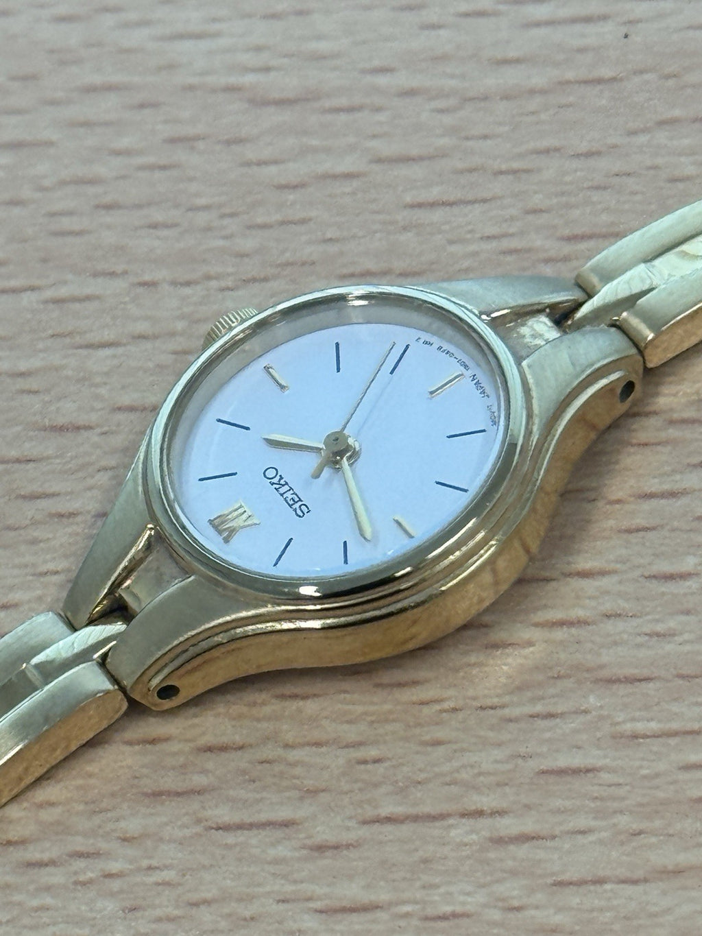 Seiko Gold Plated Vintage Ladies Watch Working Quartz Beautiful Petite 19mm