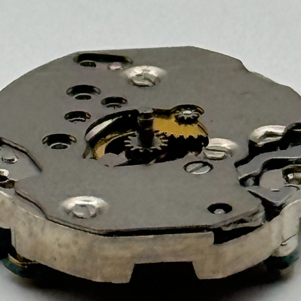 ETA 977.001 Watch Movement Quartz Swiss 6 Jewels Parts Repair Untested 13mm