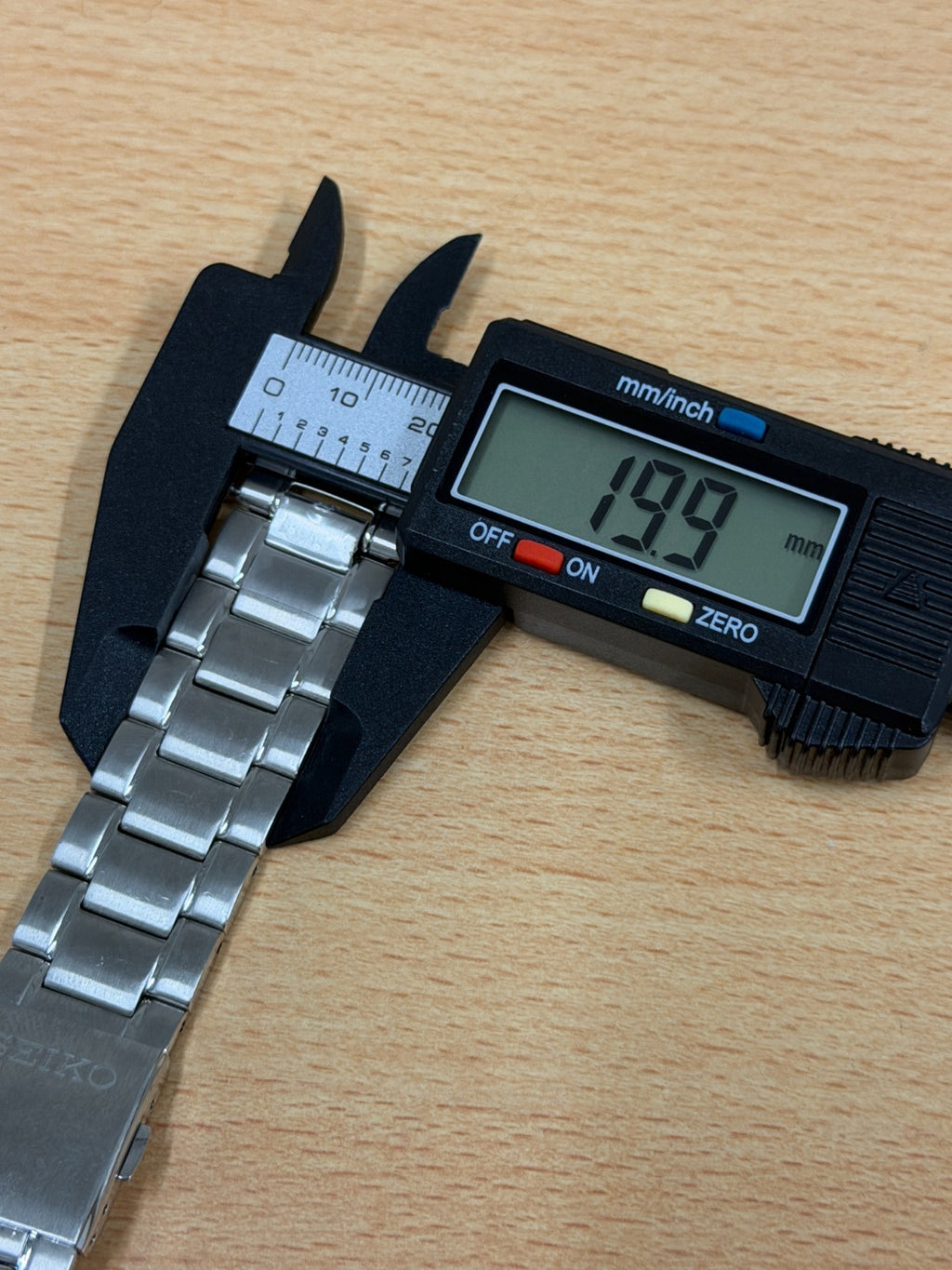 Seiko M0EV.D.W Bracelet - 424 - 20mm Ends - Stainless Steel