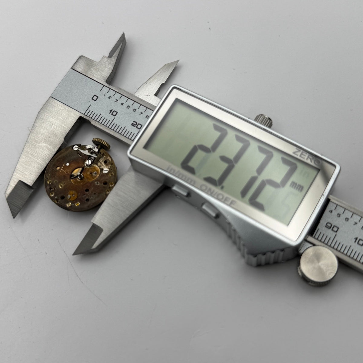 Unidentified Watch Movement Running Swiss Made Manual Wind Parts Repair 23.6mm