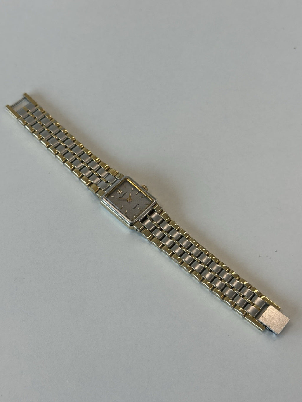 Accurist Two Tone Vintage Ladies Watch Grey Dial 16mm Working Stunning Piece