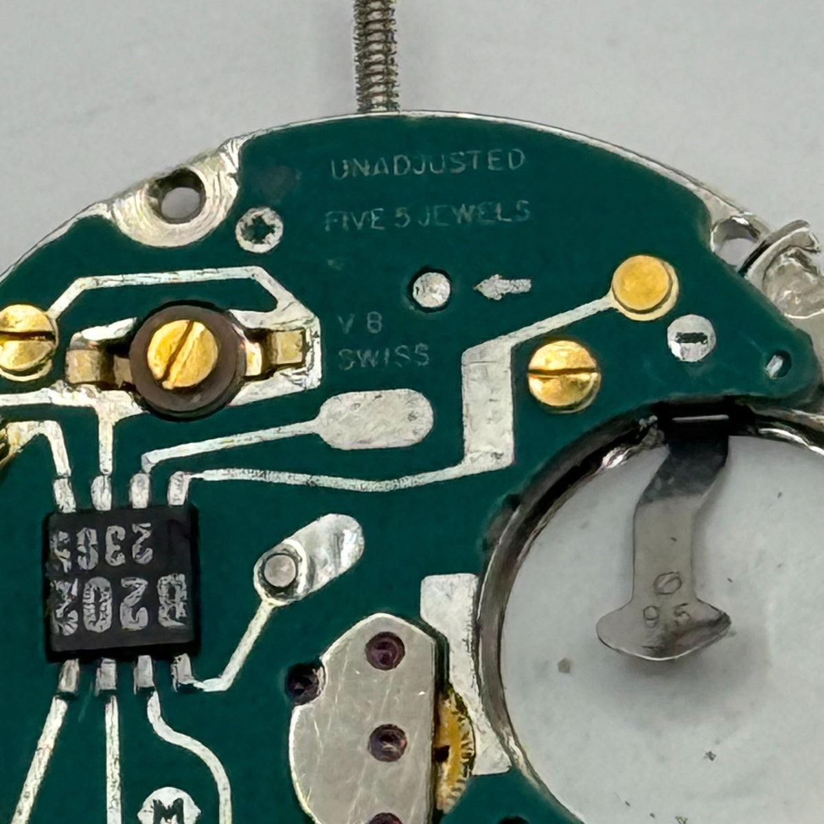 ETA 555.411 Watch Movement Running Quartz Swiss 5 Jewels Parts Repair 23.8mm