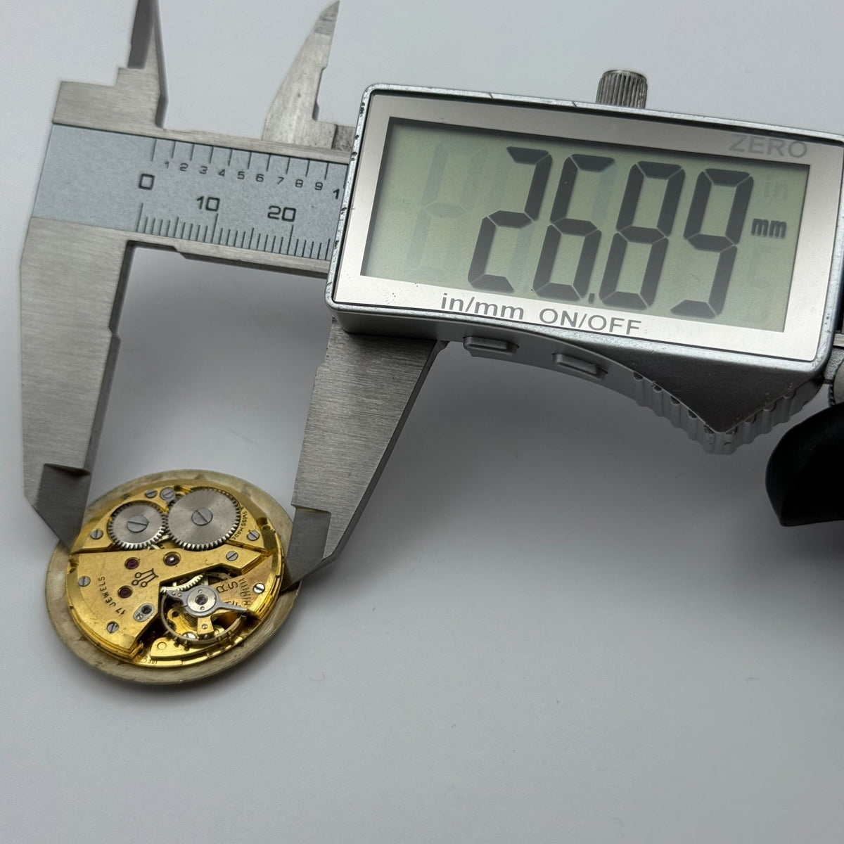 Felsa 391 Watch Movement - Horus 17 Jewels - For Parts / Repair - 26.8mm