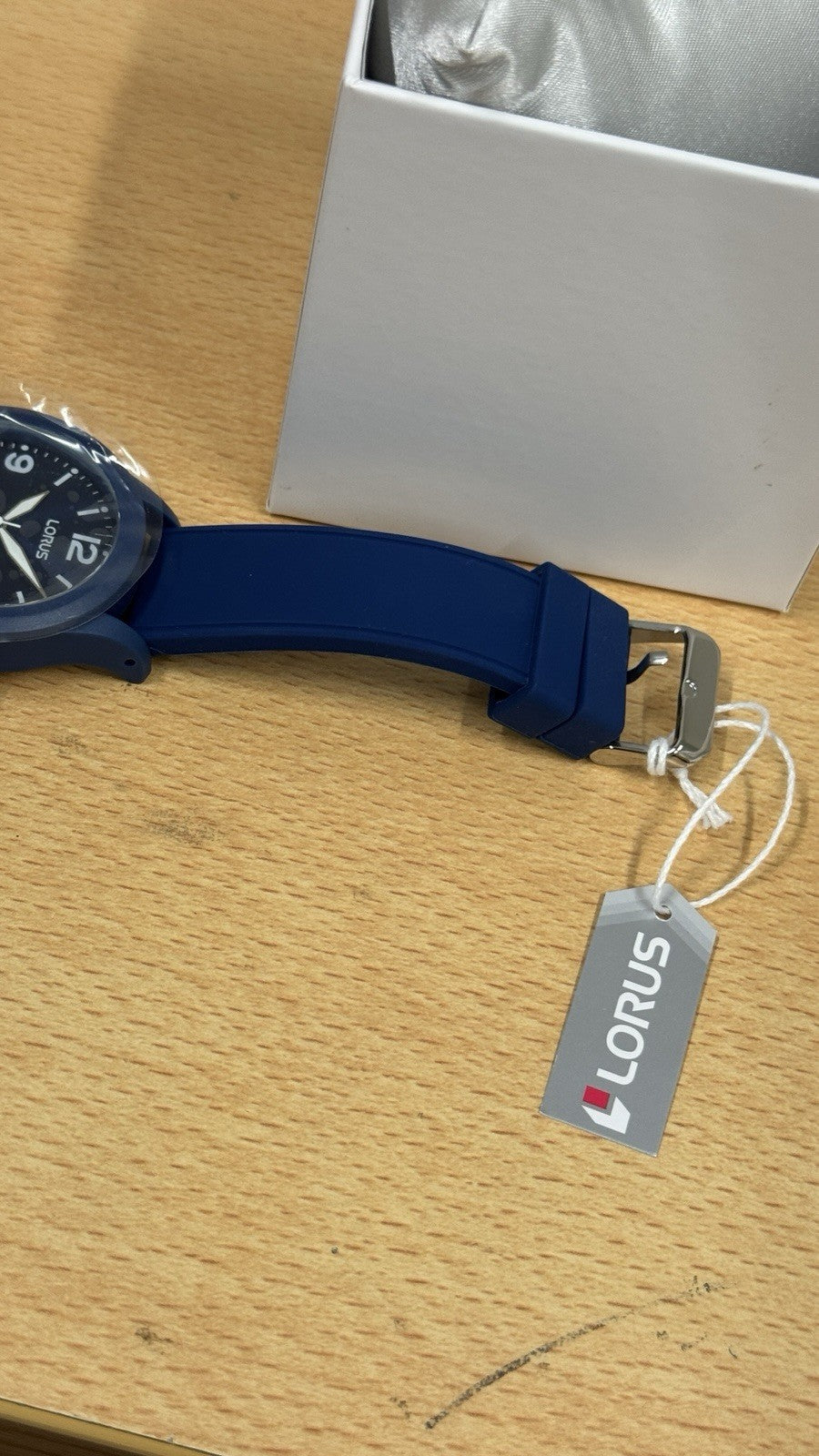 Blue Lorus Men’s Watch - Water Resistant Up To 100 Metres - Date Dial Function
