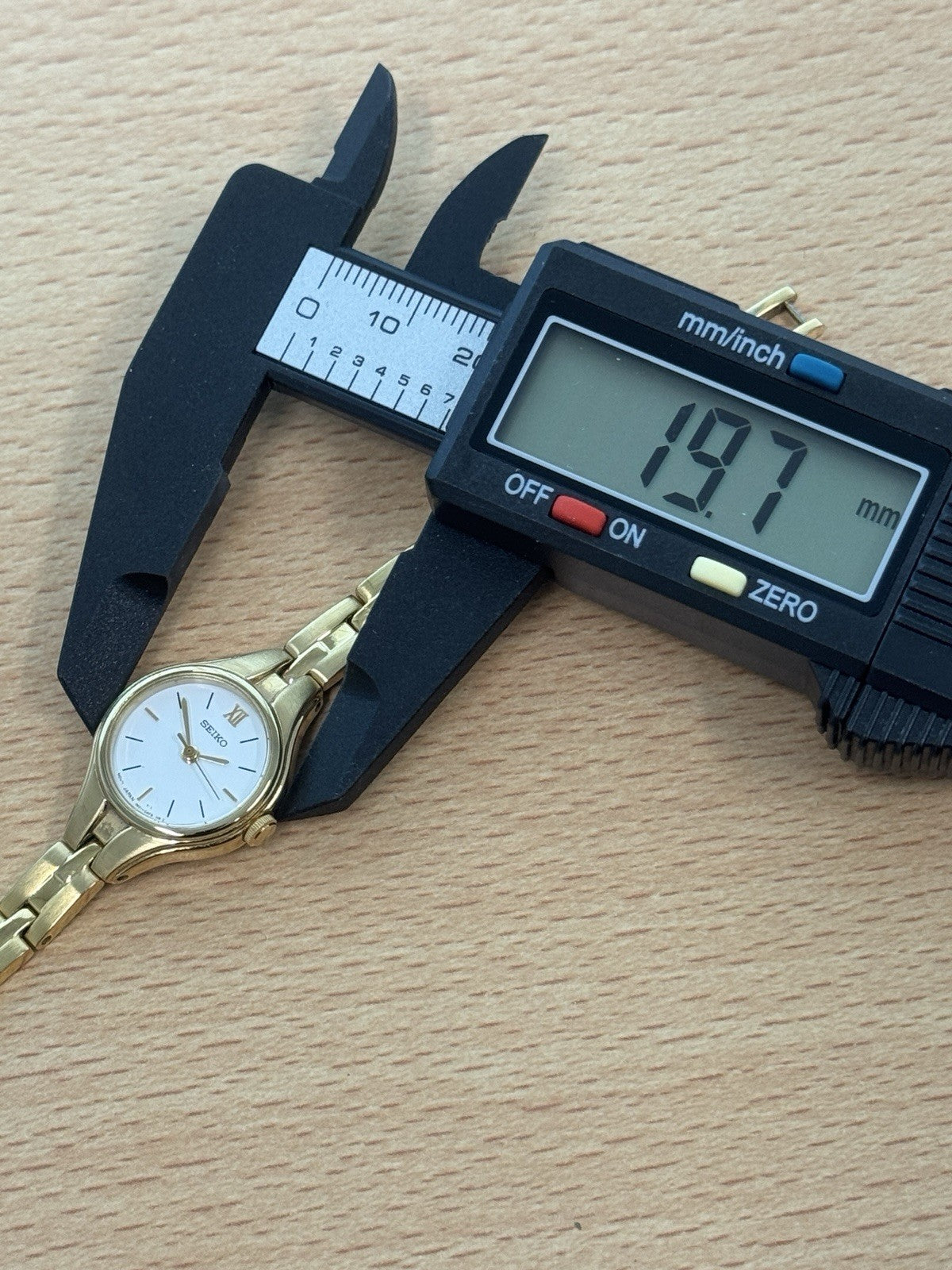 Seiko Gold Plated Vintage Ladies Watch Working Quartz Beautiful Petite 19mm