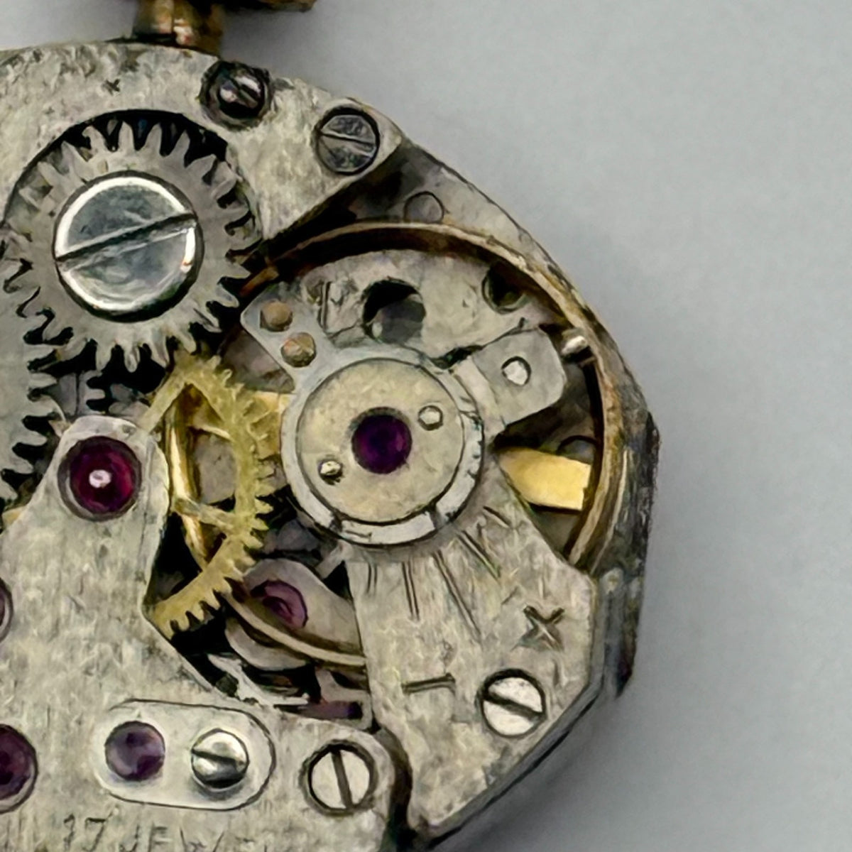 Tempo Watch Movement 17 Jewels Swiss Manual Wind Vintage Parts Repair 12.7mm