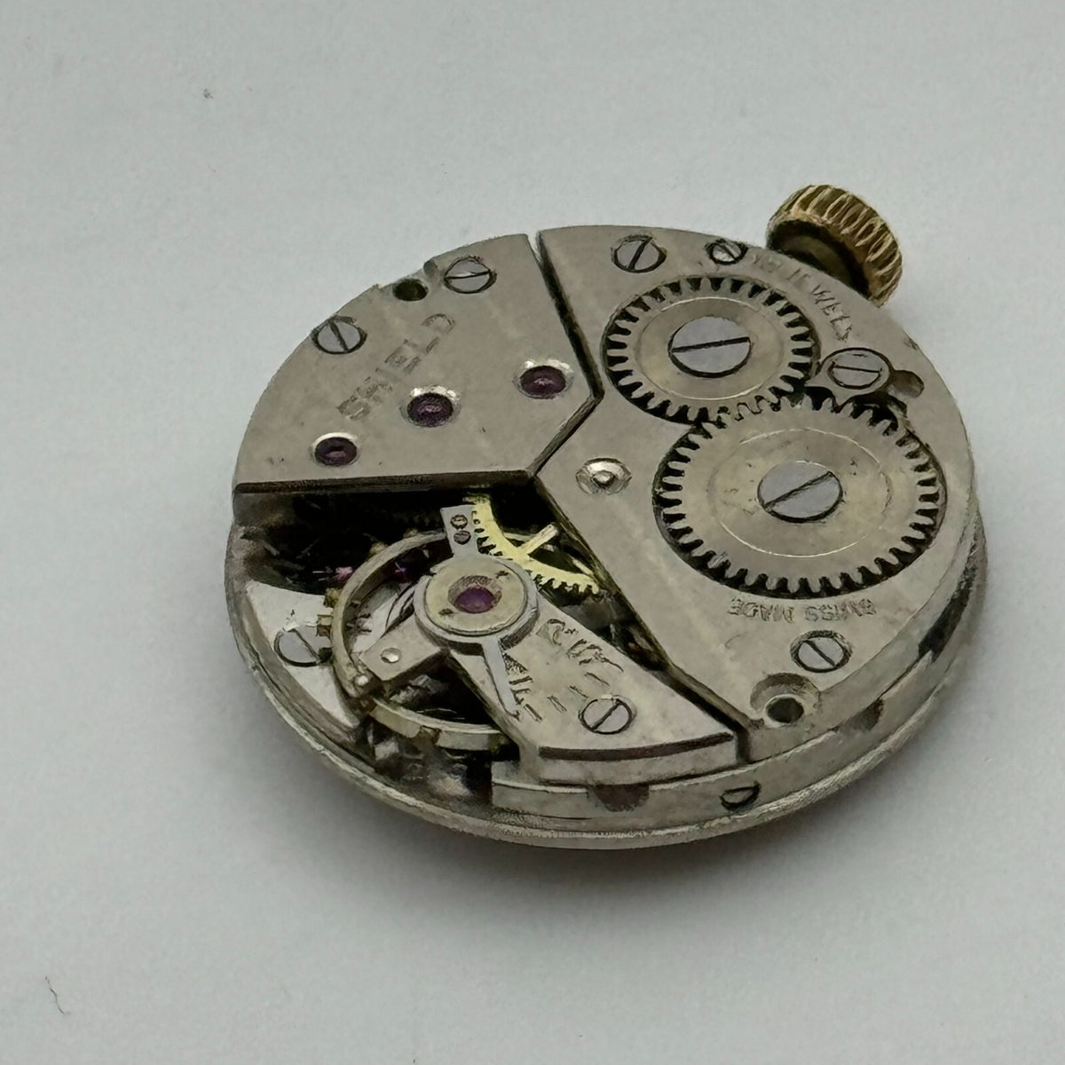 Peseux P 220 Watch Movement - Shield 15 Jewels - For Parts / Repair - 19.7mm