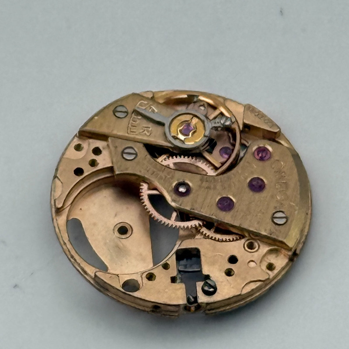 Omega Ladies 17 Jewels Watch Movement - For Parts / Repair - 17.9mm