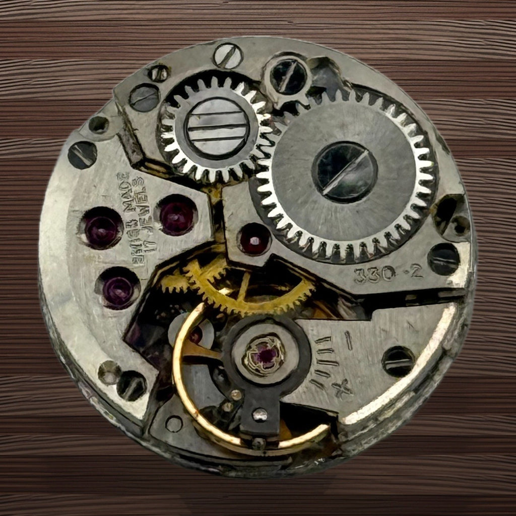 Record 330.2 Watch Movement - RWT 17 Jewels Ladies - For Parts / Repair - 15.2mm