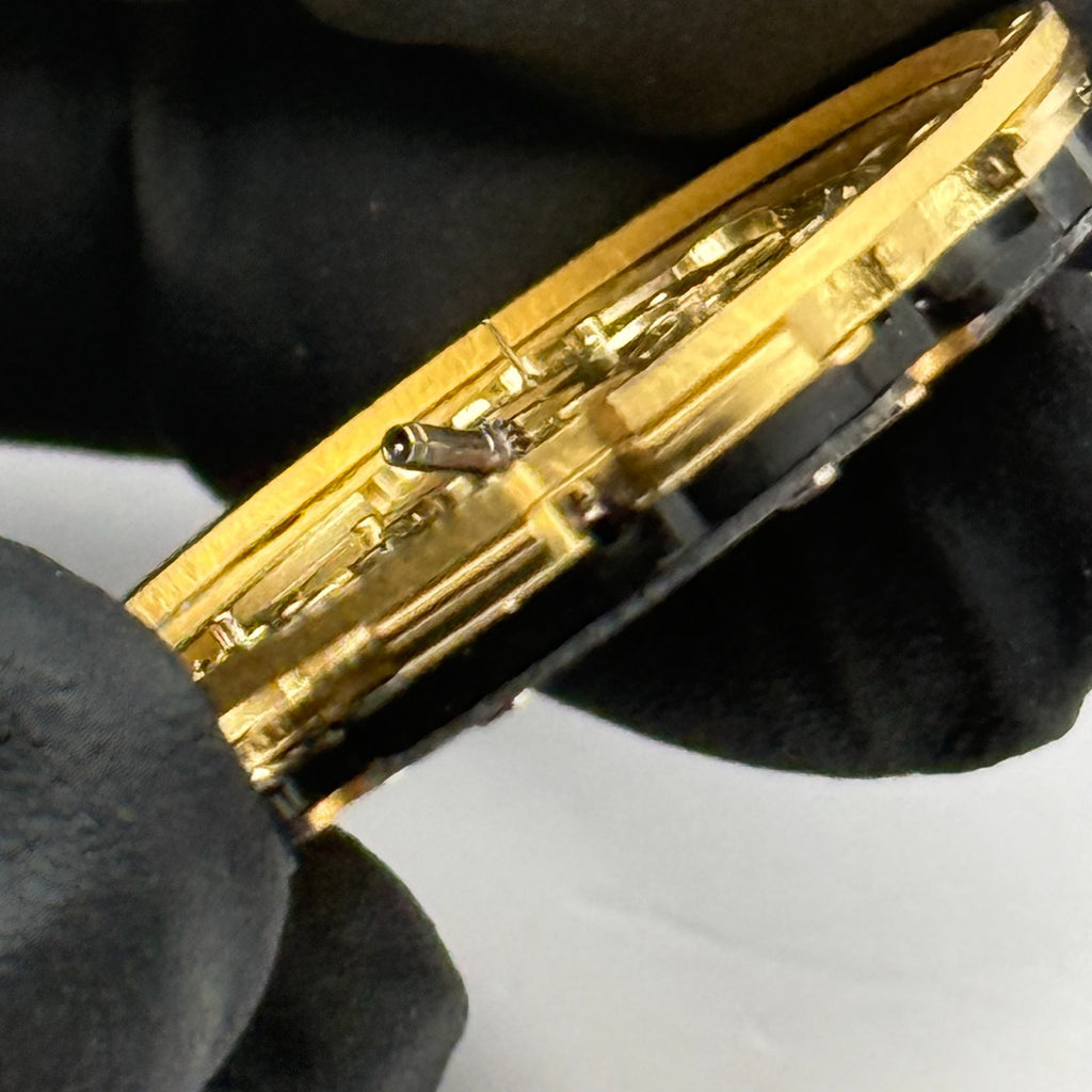 Unidentified Watch Movement - Quartz Spares - For Parts / Repair - 28.5mm