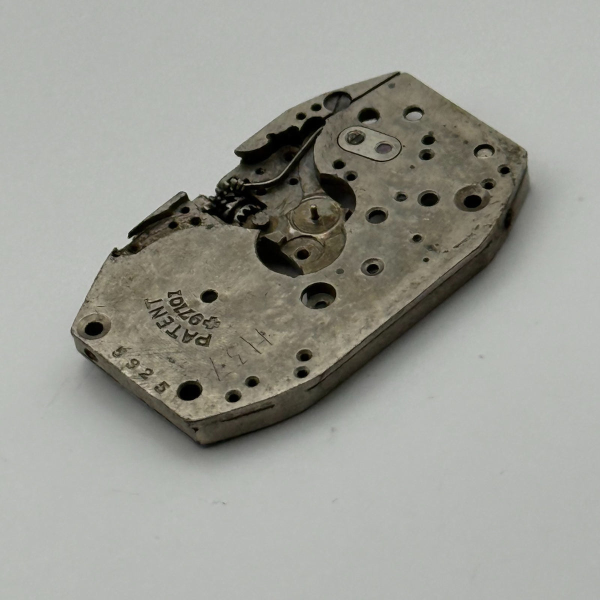 EB Watch Movement Swiss Incomplete Patent 97101 Vintage Parts Repair 15.4mm