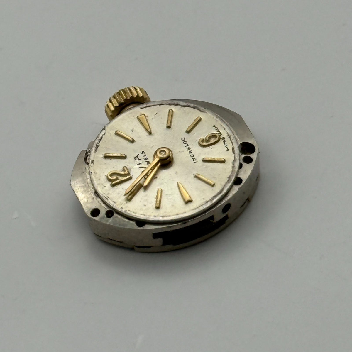 FEF 6662 Watch Movement Running Avia Swiss 17 Jewels Manual Wind Parts 15.3mm
