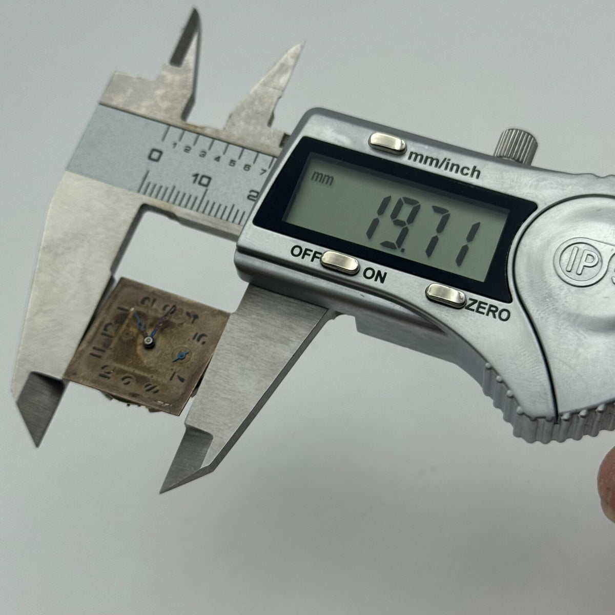 Datum Precision Manual Wind Watch Movement 15 Jewels Vintage Swiss Parts 19.6mm
