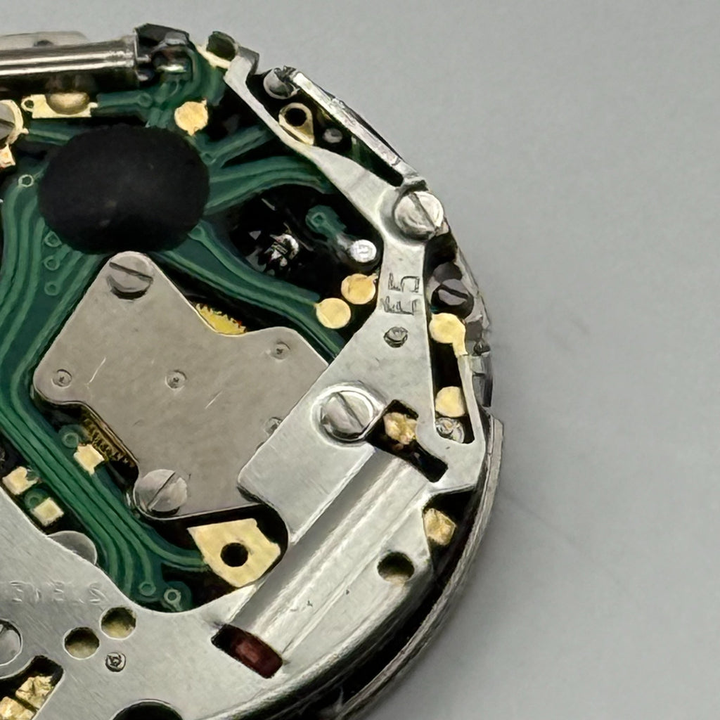 ISA 8172 Watch Movement Quartz Date 3 Jewels Swiss Vintage Parts Repair 26.1mm