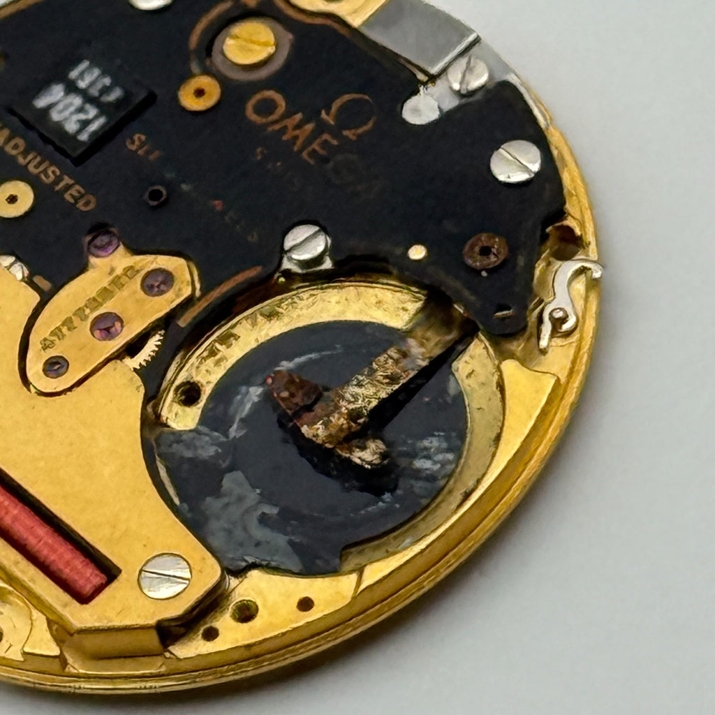 Omega 1434 Quartz Watch Movement - 6 Jewels - For Parts / Repair - 23.8mm