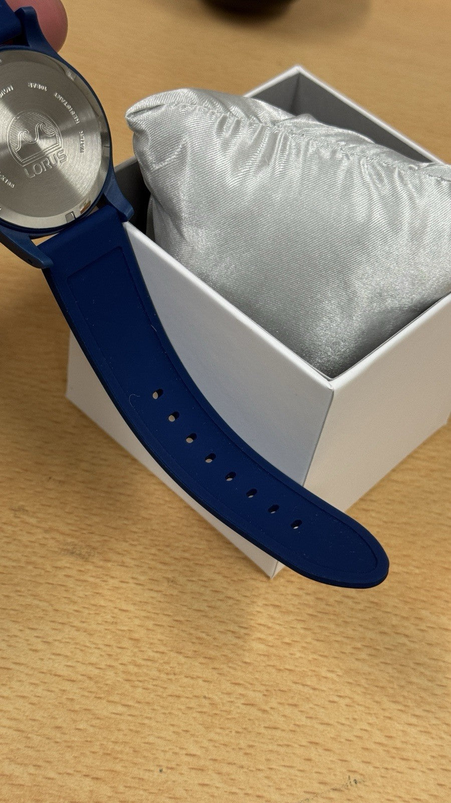 Blue Lorus Men’s Watch - Water Resistant Up To 100 Metres - Date Dial Function