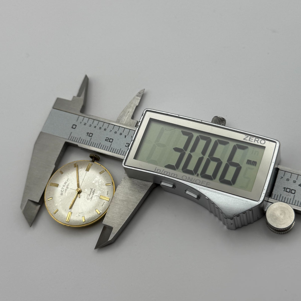 AS 1795 Watch Movement - A. Schild 1795 Rotary - For Parts / Repair - 30.6mm