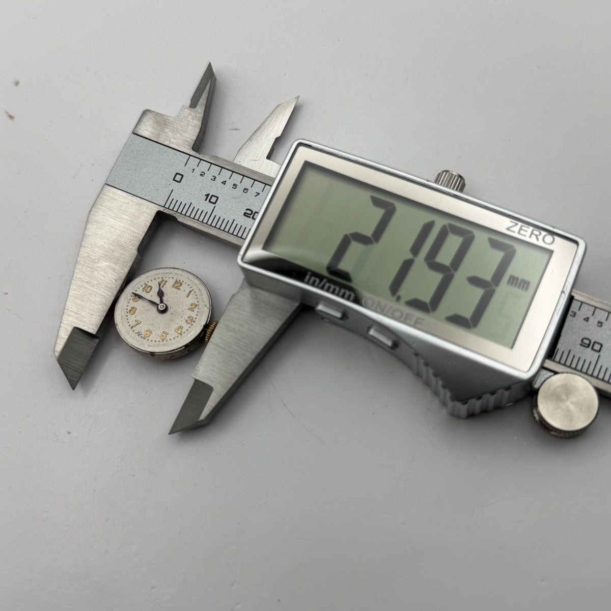 Unidentified Watch Movement Swan 15 Jewels Swiss Manual Wind Parts Repair 19.7mm
