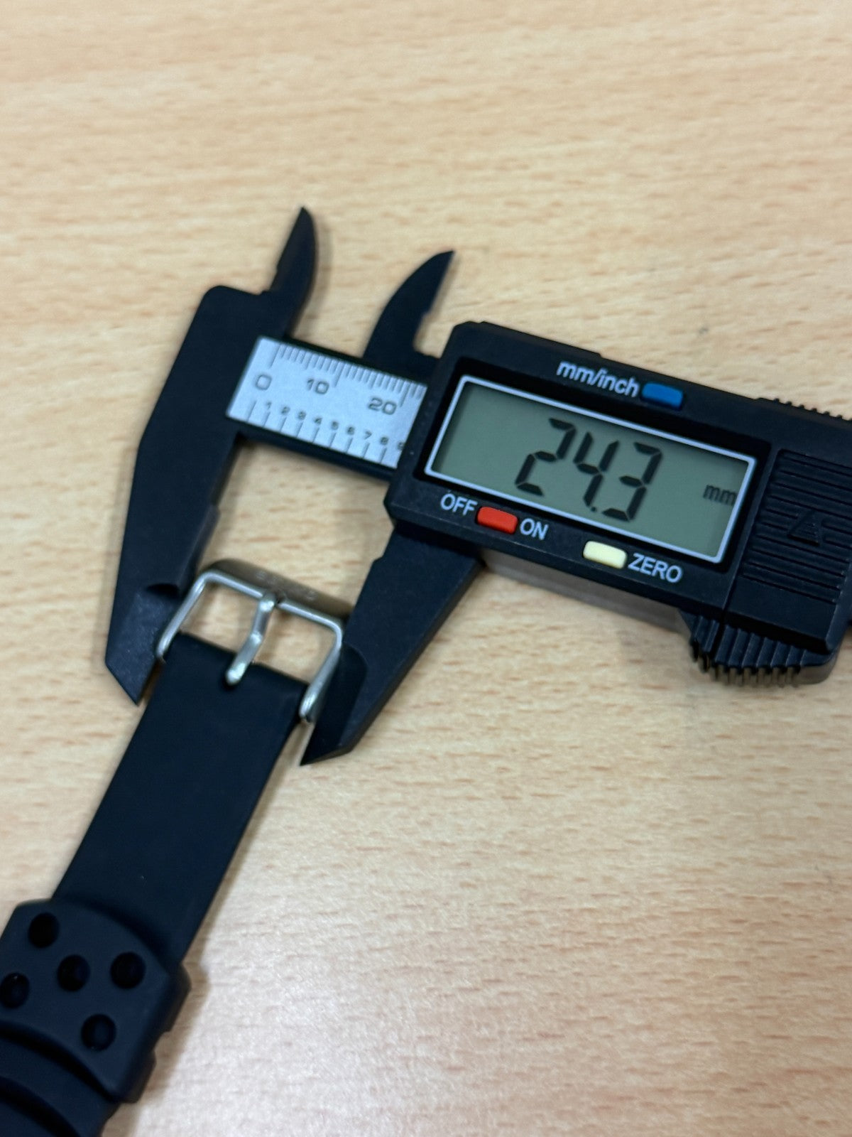 Seiko Z20 Rubber Divers Strap - 20mm Ends