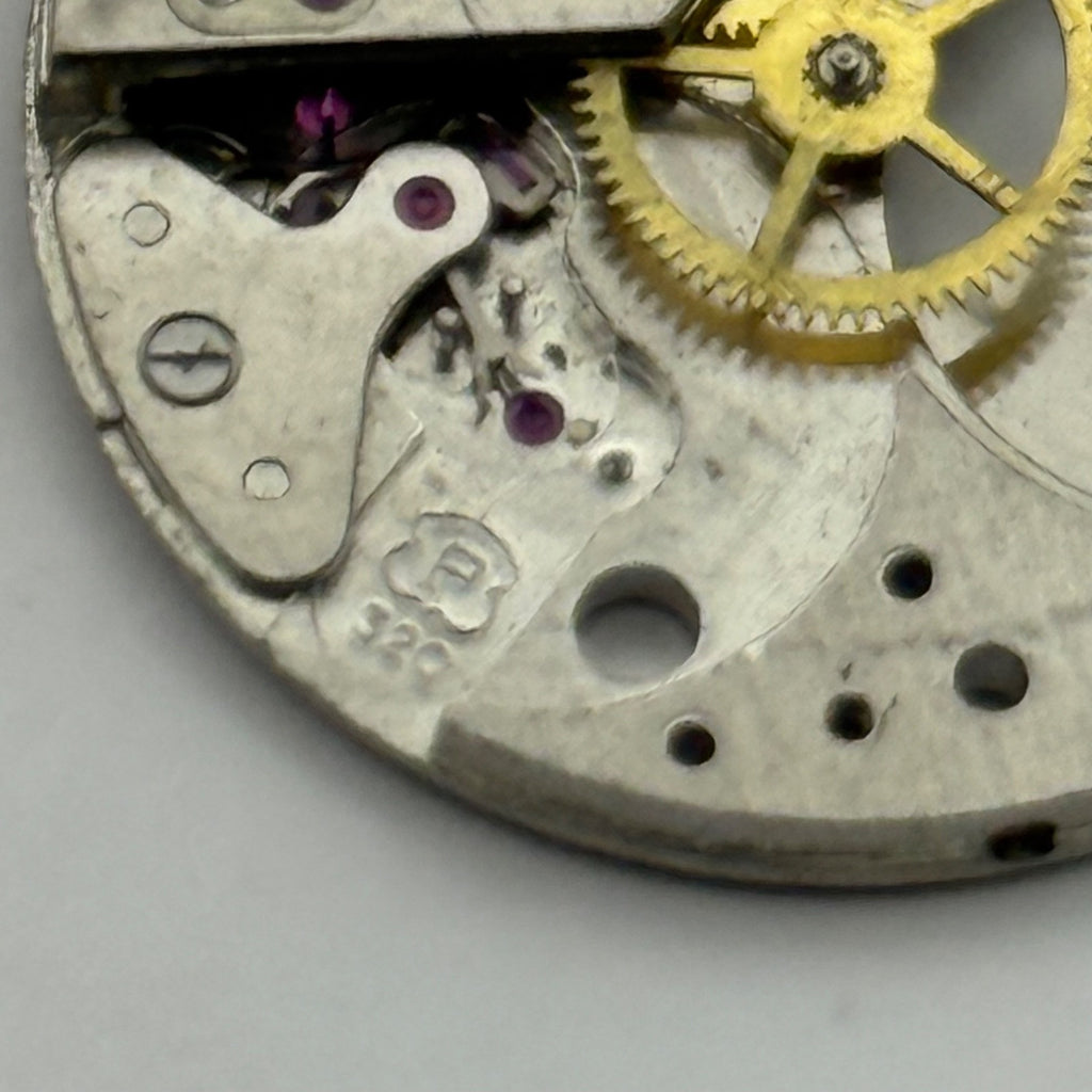 Peseux P 320 Watch Movement - For Parts / Repair - 23.6mm