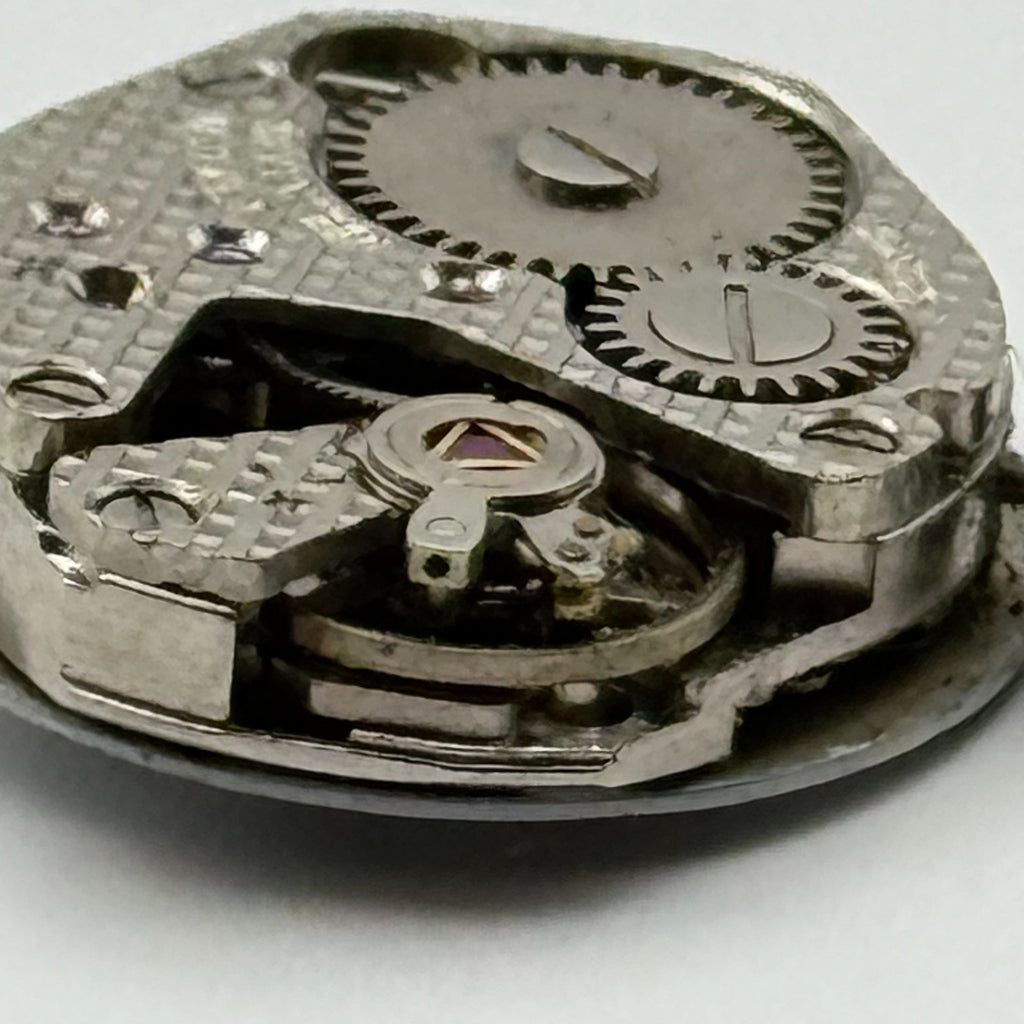 FHF ST 69N Watch Movement Excalibur 17 Jewels Swiss Ladies Parts Repair 15.3mm