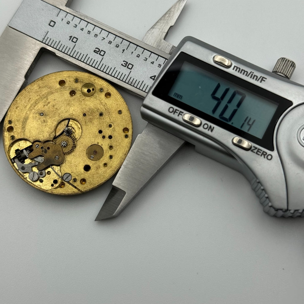 Swiss Lever Pocket Watch Movement - Unidentified - Parts / Repair - 40.1mm
