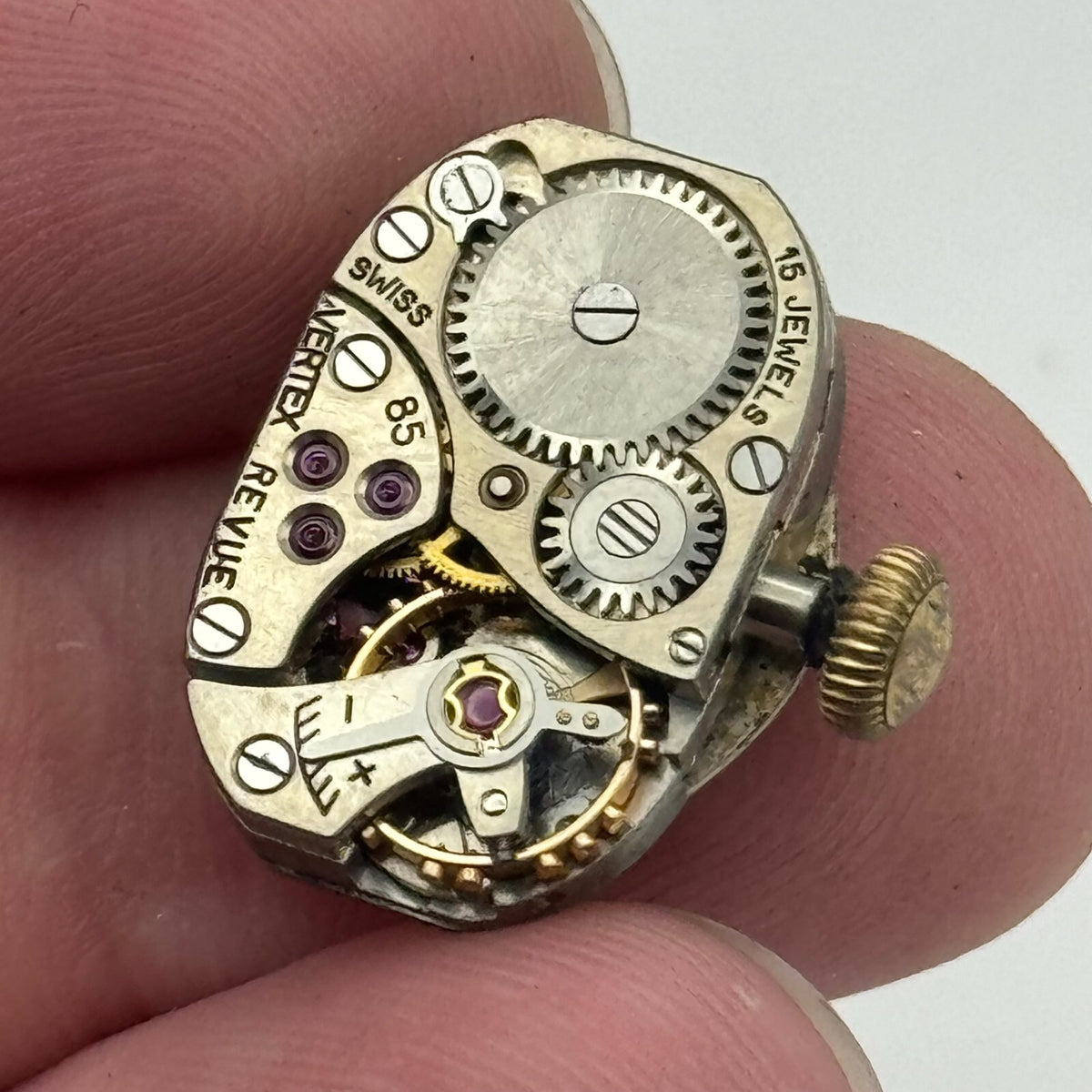 Vertex Revue 85 Watch Movement Running Manual Wind 15 Jewels Swiss Parts 12.7mm