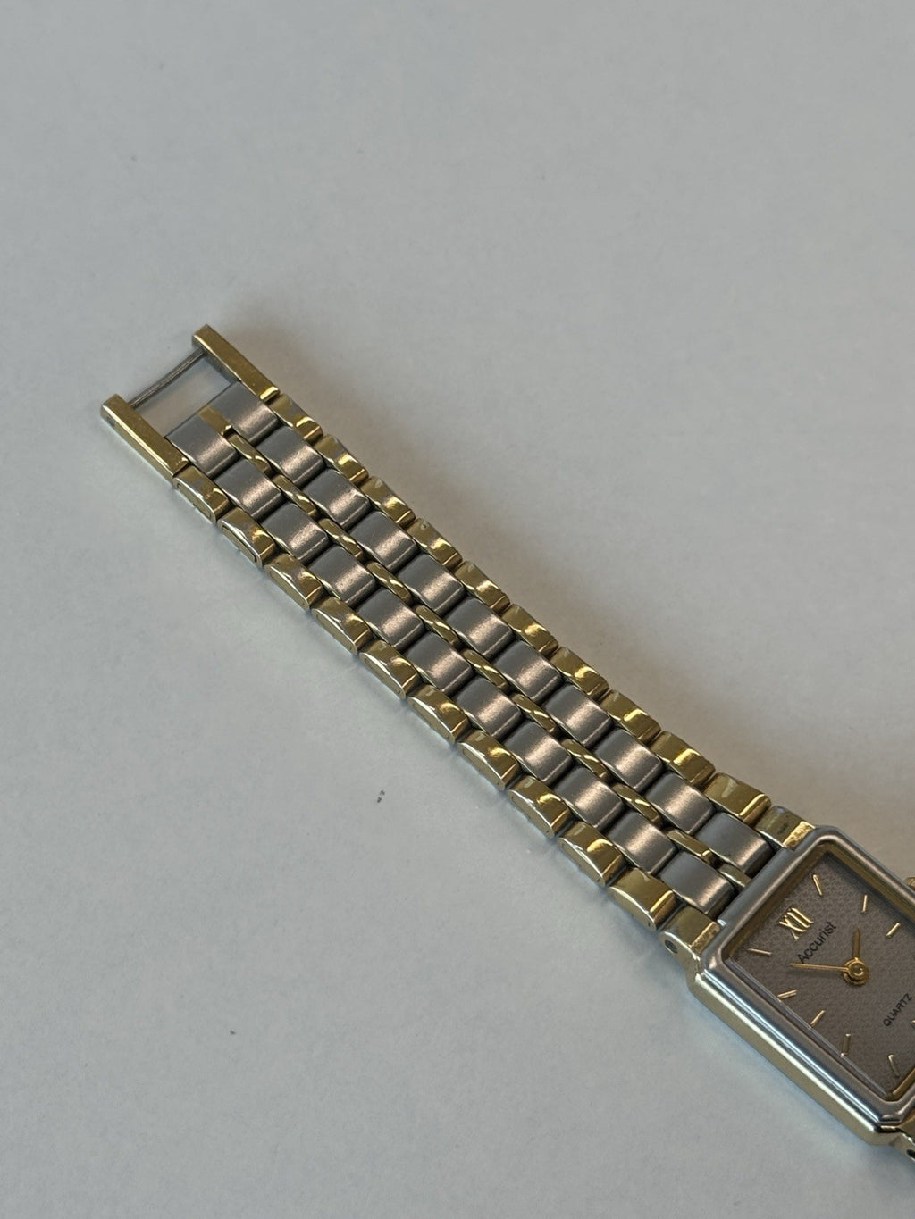 Accurist Two Tone Vintage Ladies Watch Grey Dial 16mm Working Stunning Piece