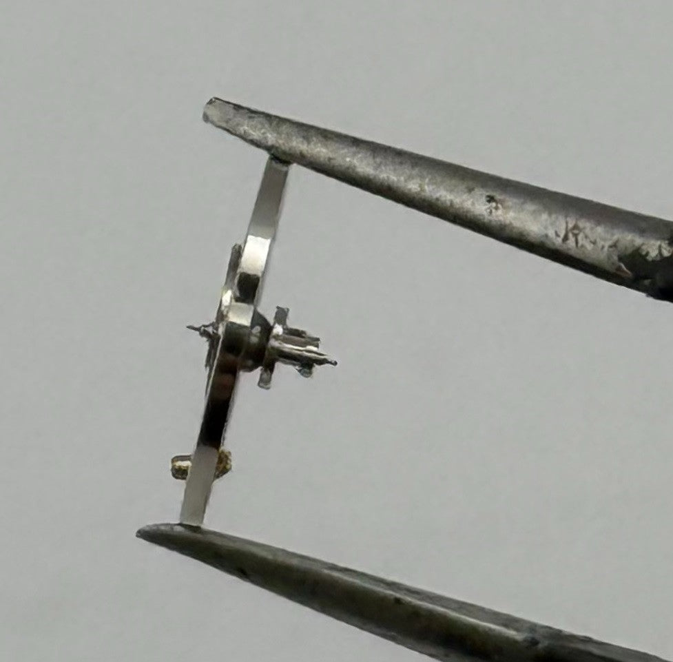 RL 5901-05 Balance Wheel Complete And Spring 6¾’’’x8 Watch Movement Parts NOS