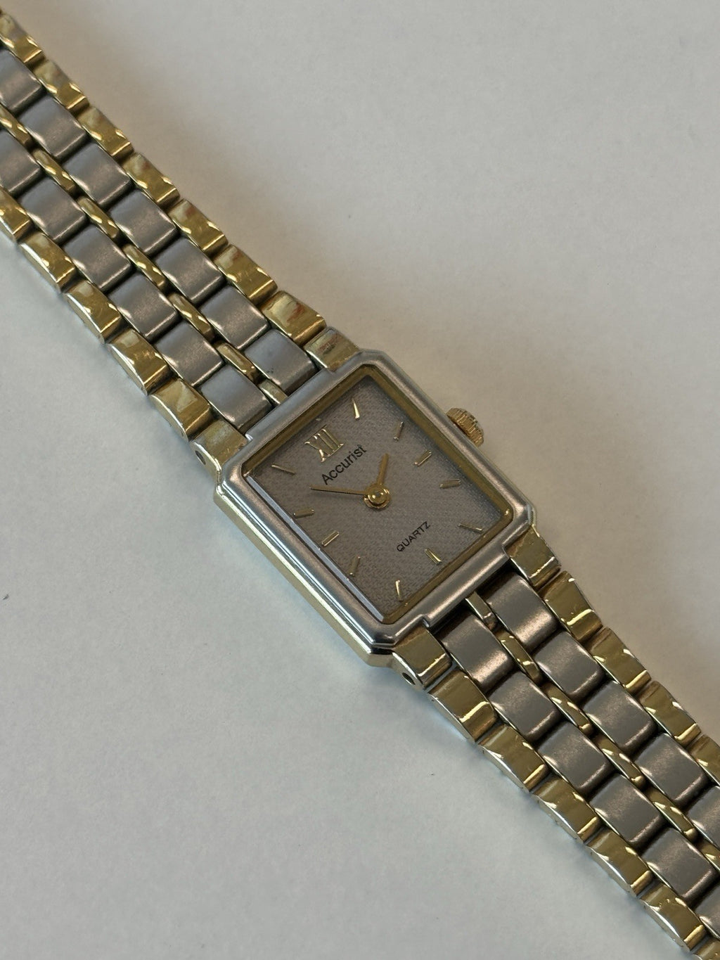 Accurist Two Tone Vintage Ladies Watch Grey Dial 16mm Working Stunning Piece