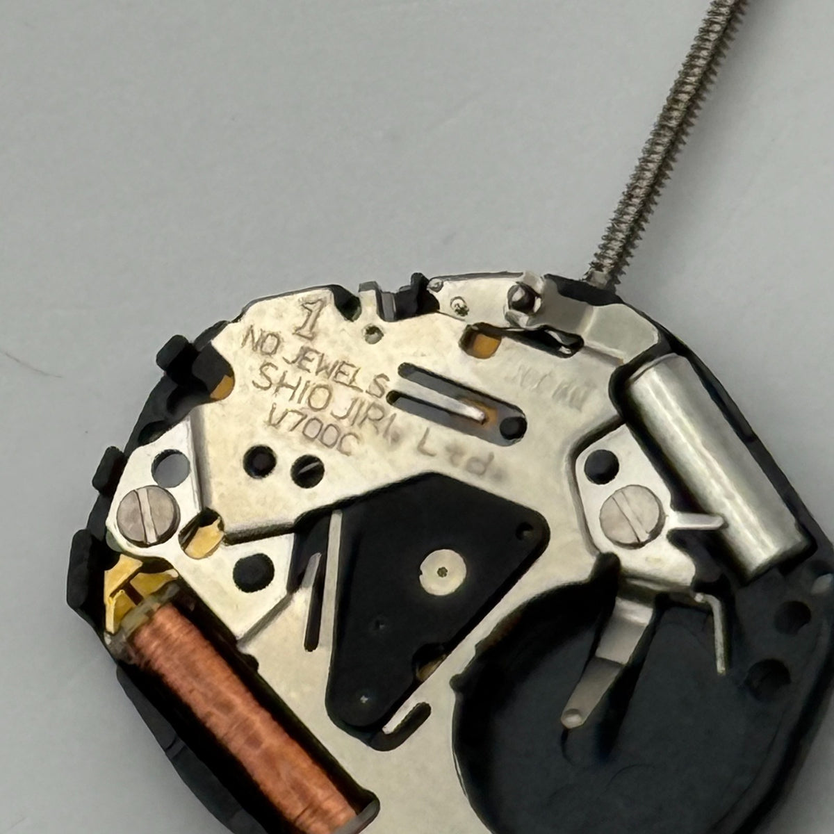 Shiojiri V700C Watch Movement Quartz Japan No Jewel Untested Parts Repair 15.3mm