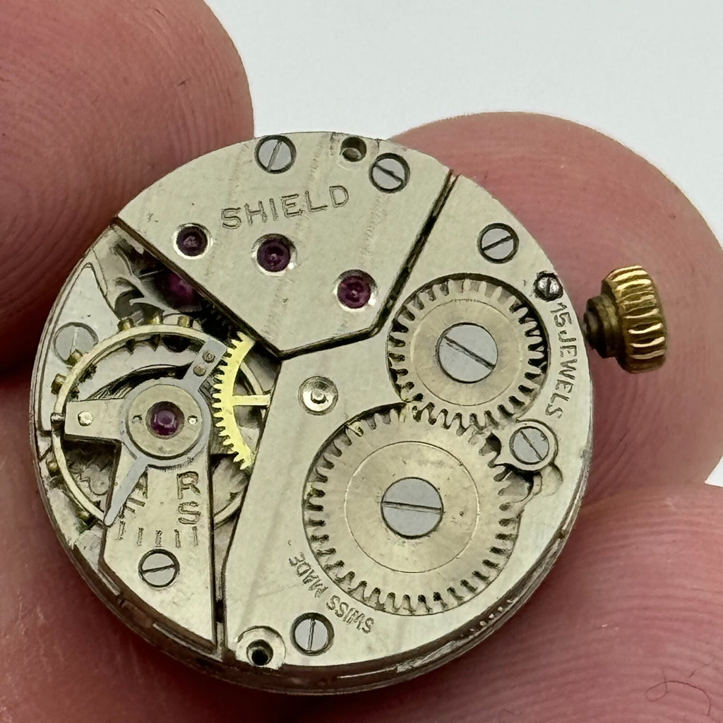 Peseux P 220 Watch Movement - Shield 15 Jewels - For Parts / Repair - 19.7mm