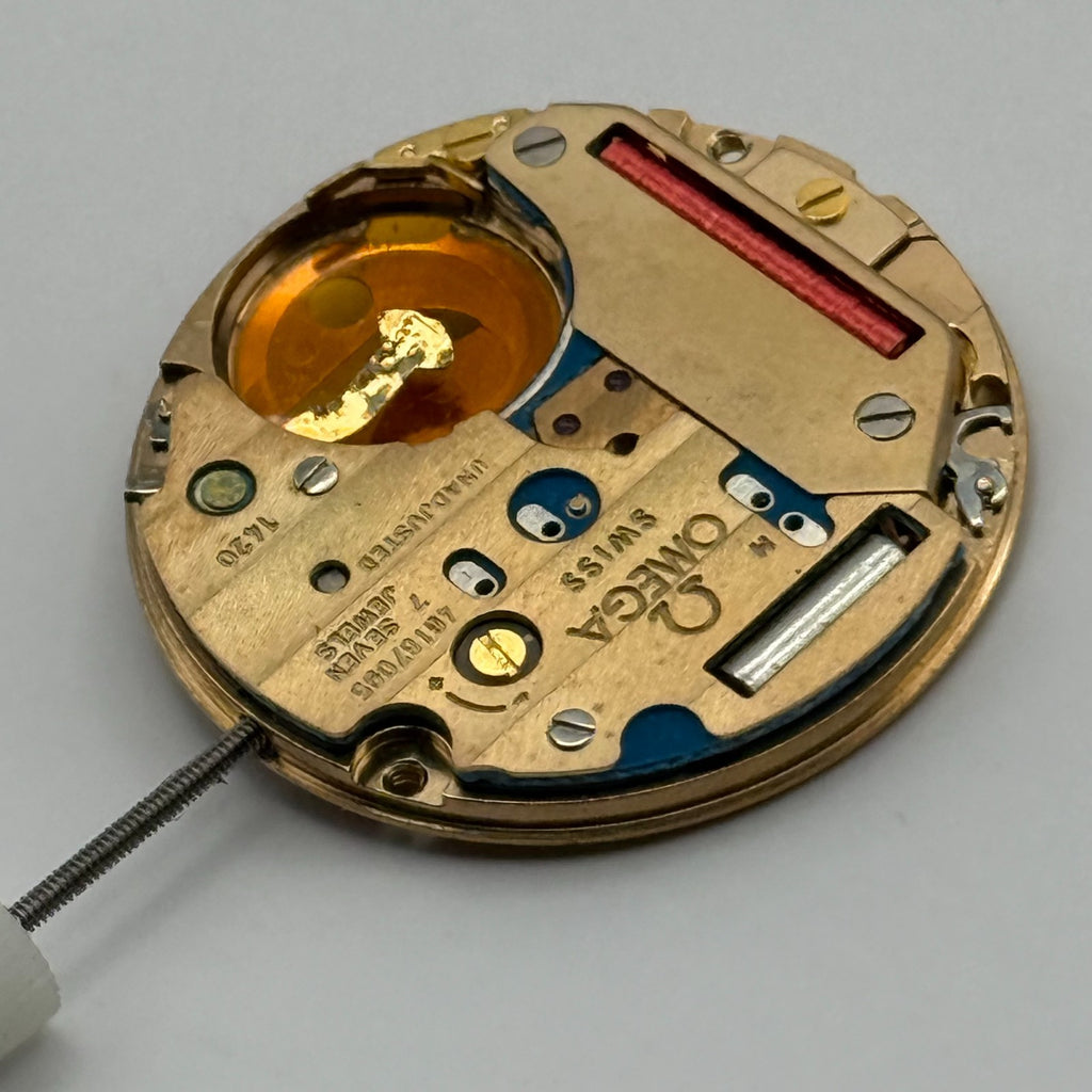 Omega 1420 Watch Movement - Running - Incomplete - For Parts / Repair - 23.9mm