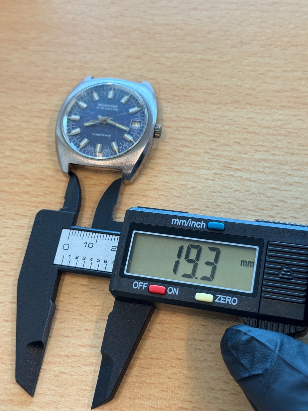 Avia Electronic ESA 9157 Watch - For Parts / Repair - Rare Vintage Men’s 36mm