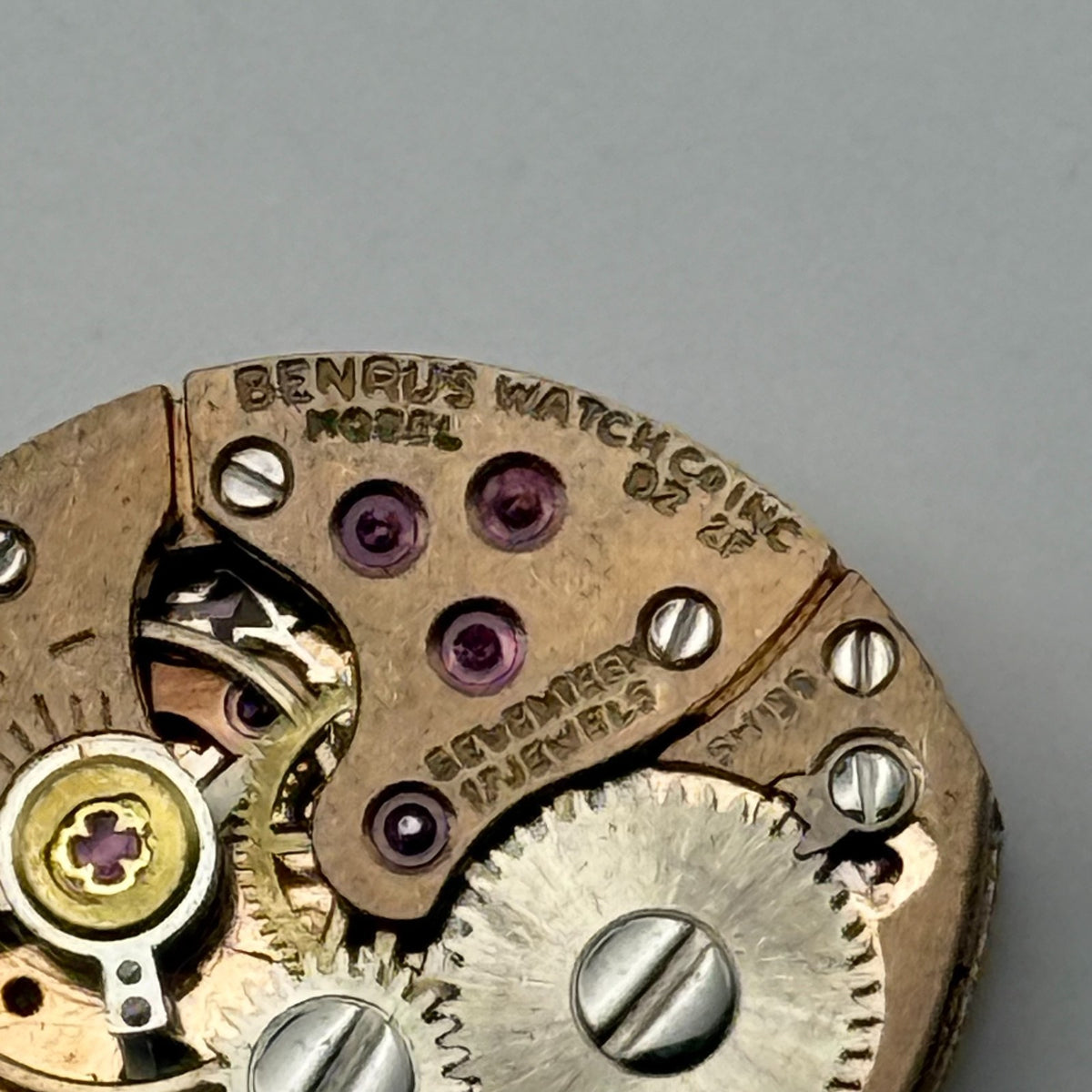 AS 1491 Watch Movement Running A. Schild Benrus DZ 2F 17 Jewels Swiss Parts 13mm