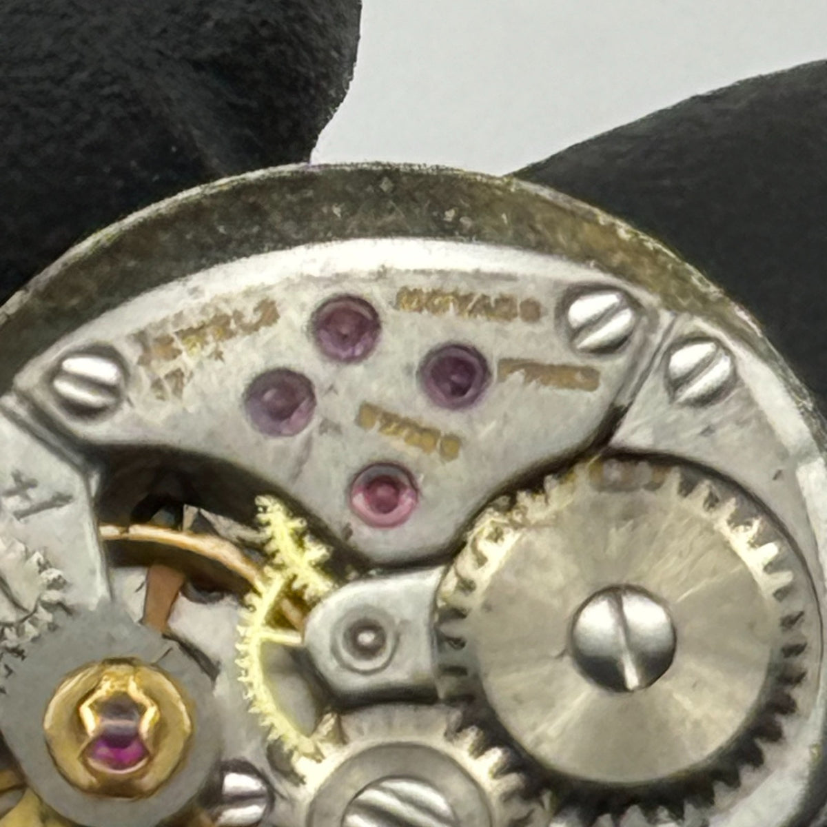 Zenith 1100 Watch Movement Movado Fries Ladies 17 Jewels Manual Wind Parts 11.6m