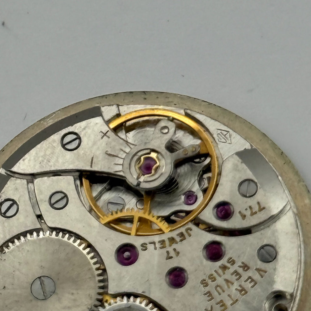 Vertex Revue 77.1 Watch Movement - 17 Jewels - For Parts / Repair - 29mm
