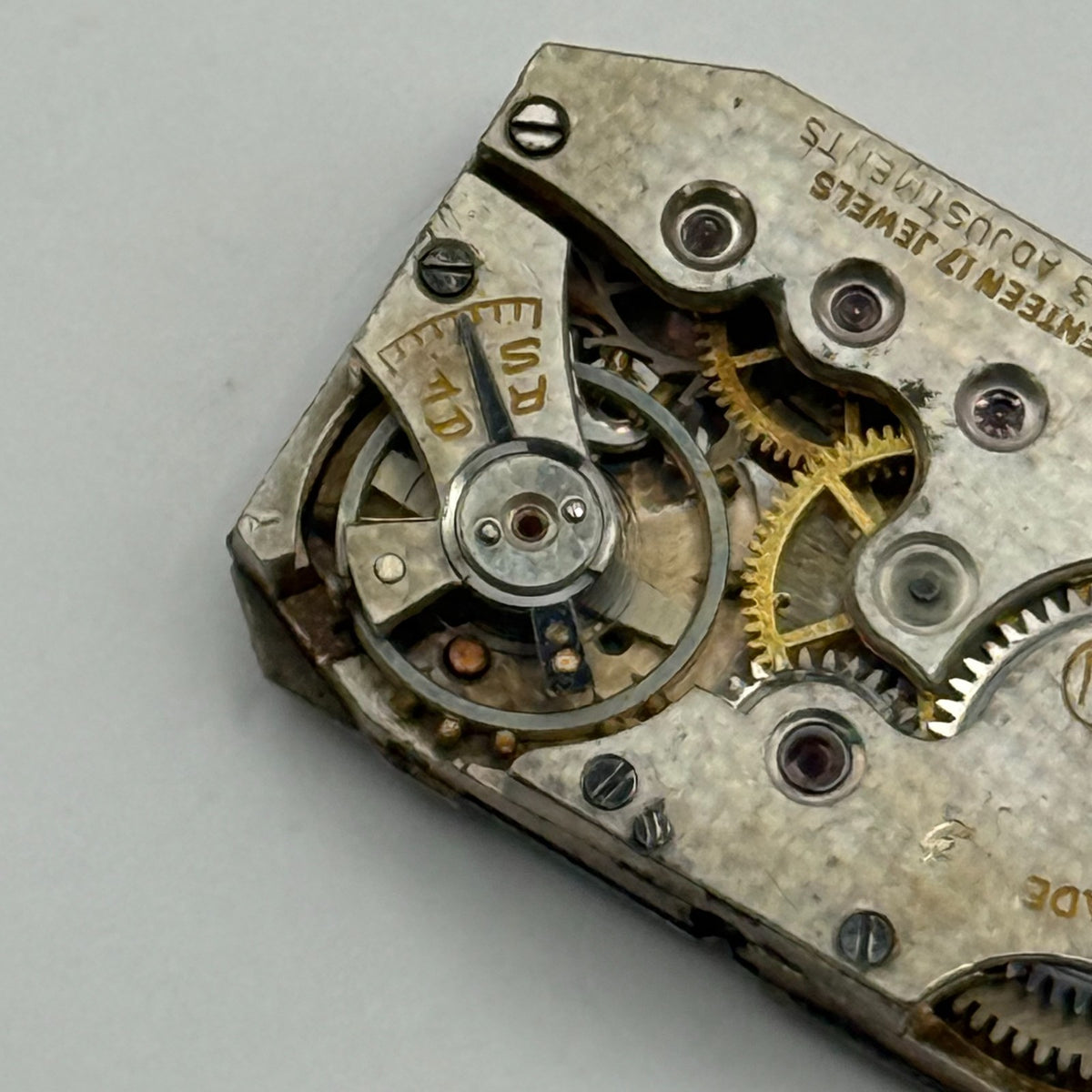 Majex EW Watch Movement - Tank 17 Jewels Tonneau - For Parts / Repair - 15.5mm