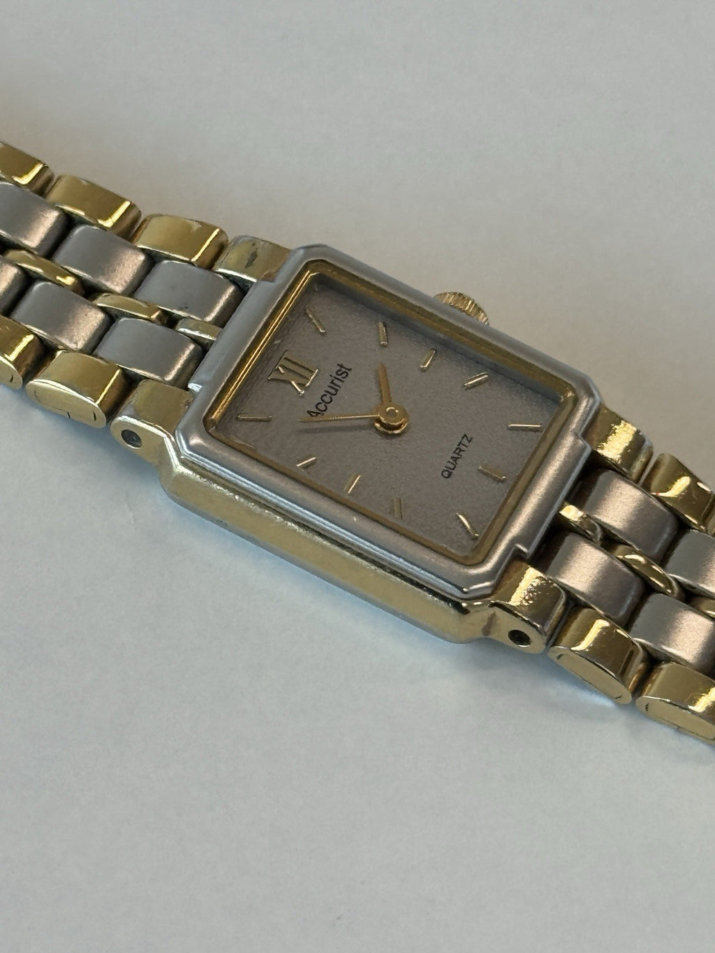 Accurist Two Tone Vintage Ladies Watch Grey Dial 16mm Working Stunning Piece