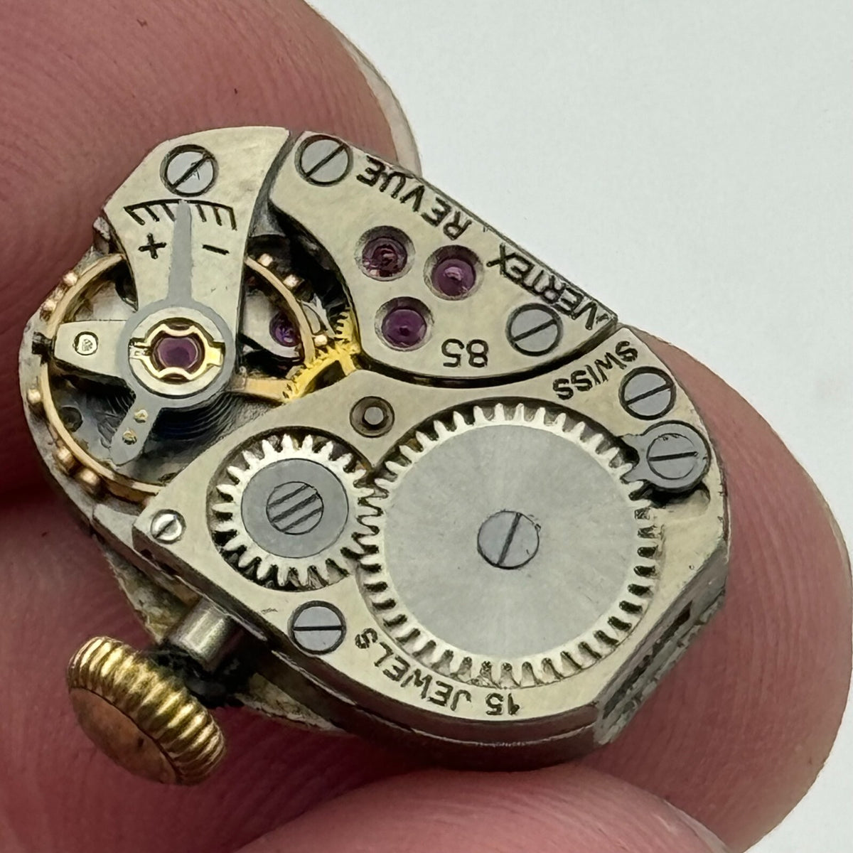 Vertex Revue 85 Watch Movement Running Manual Wind 15 Jewels Swiss Parts 12.7mm