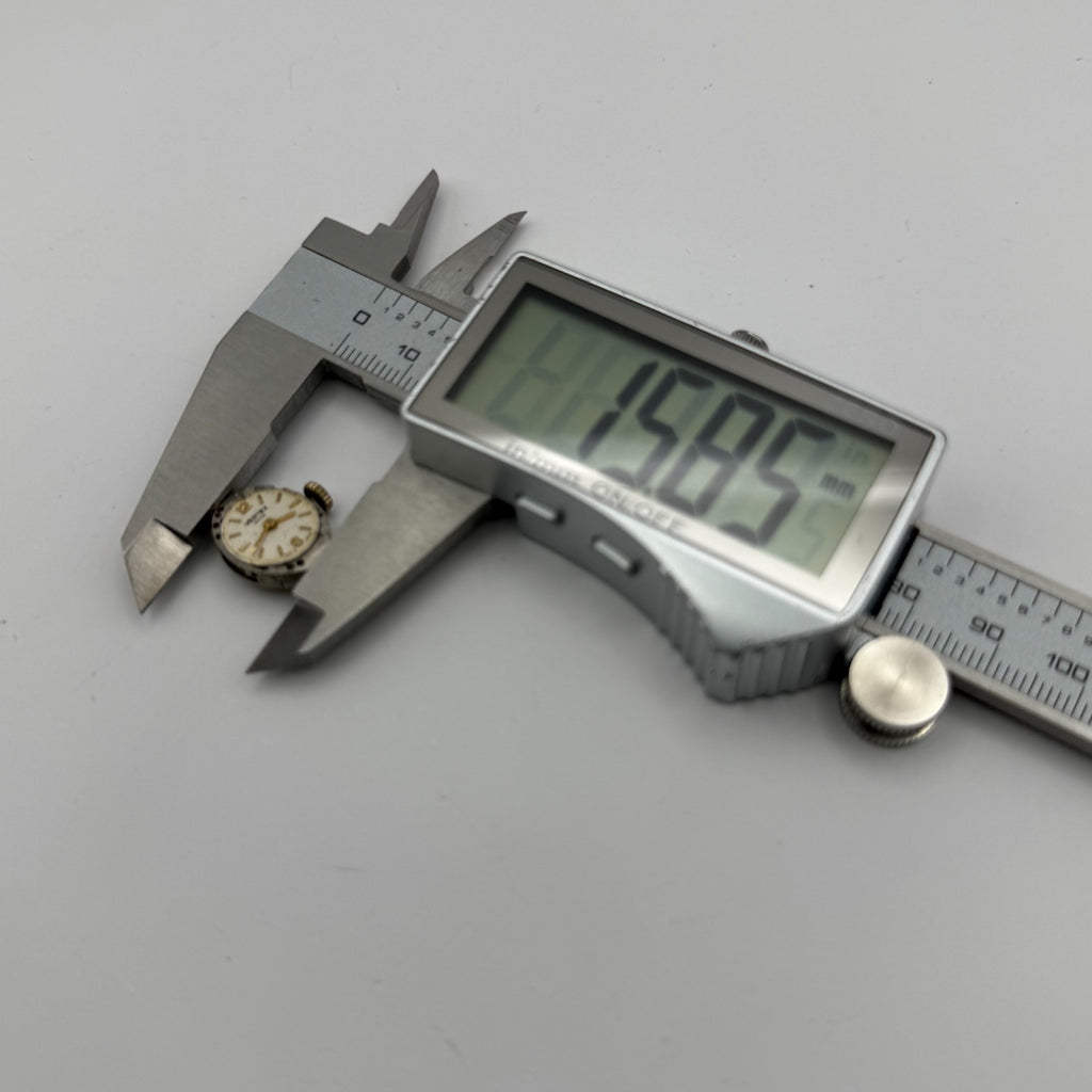 Vertex Revue 205 Watch Movement - Ladies 15 Jewels 15.4m - For Parts / Repair