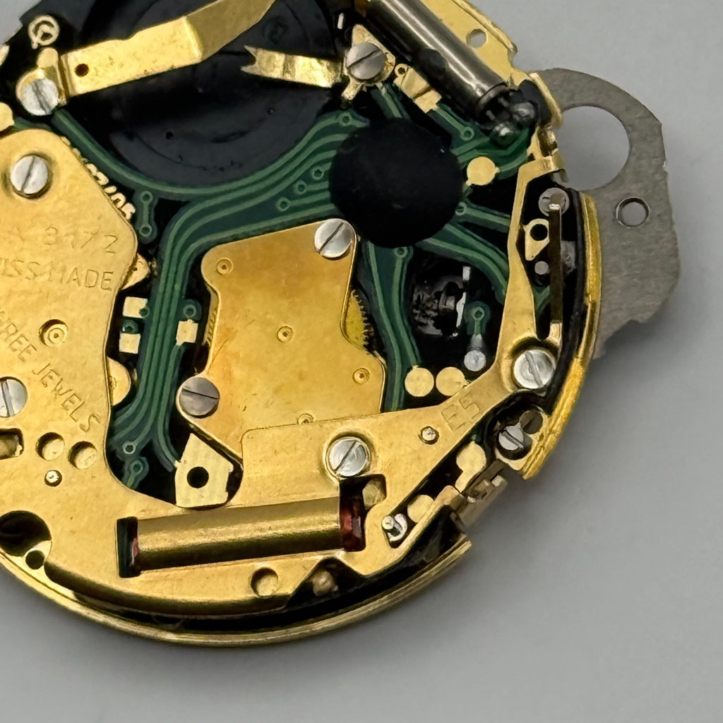 ISA 8172 Watch Movement Quartz Swiss Date 3 Jewels Vintage Parts Repair 26.1mm