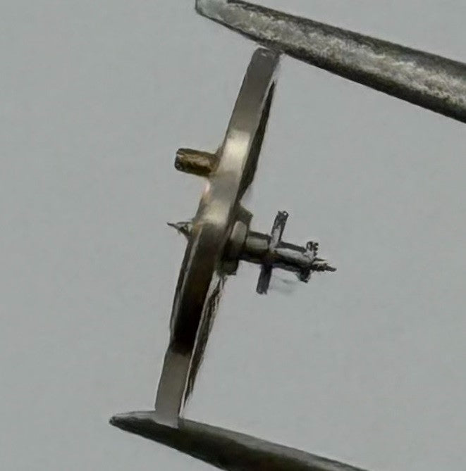 Brac 2051 Balance Wheel Complete And Spring 5¼''' Renata 69 Watch Movement Parts