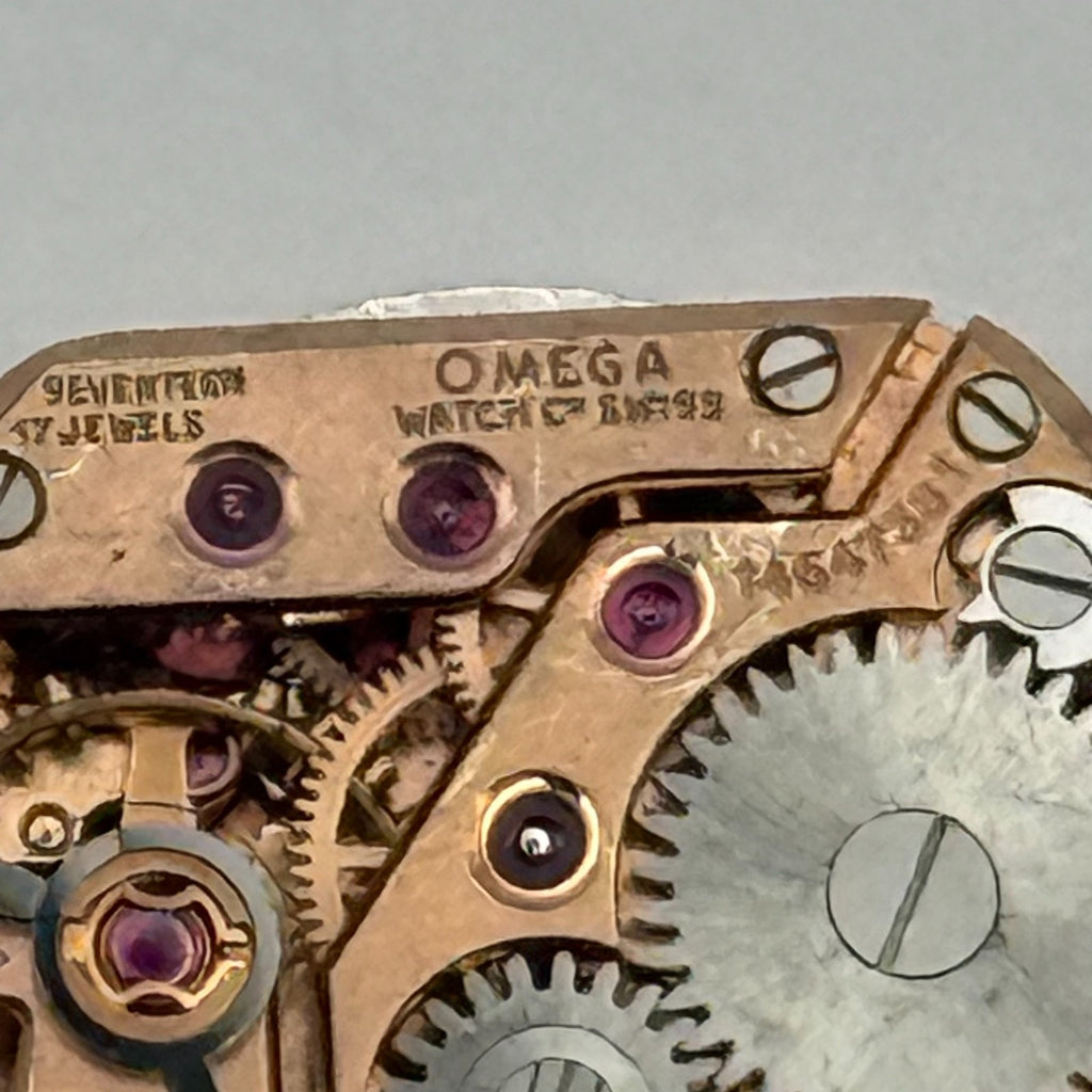 Omega 244 Watch Movement - Ladies 17 Jewels - For Parts / Repair - 17.9mm