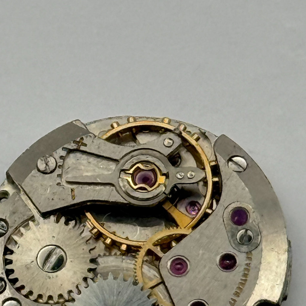ETA 2510 Watch Movement - Garrard 17 Jewels Ladies 17.5m - For Parts / Repair