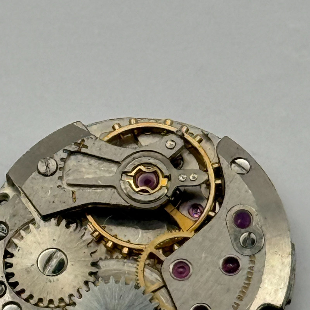 ETA 2510 Watch Movement - Garrard 17 Jewels Ladies 17.5m - For Parts / Repair