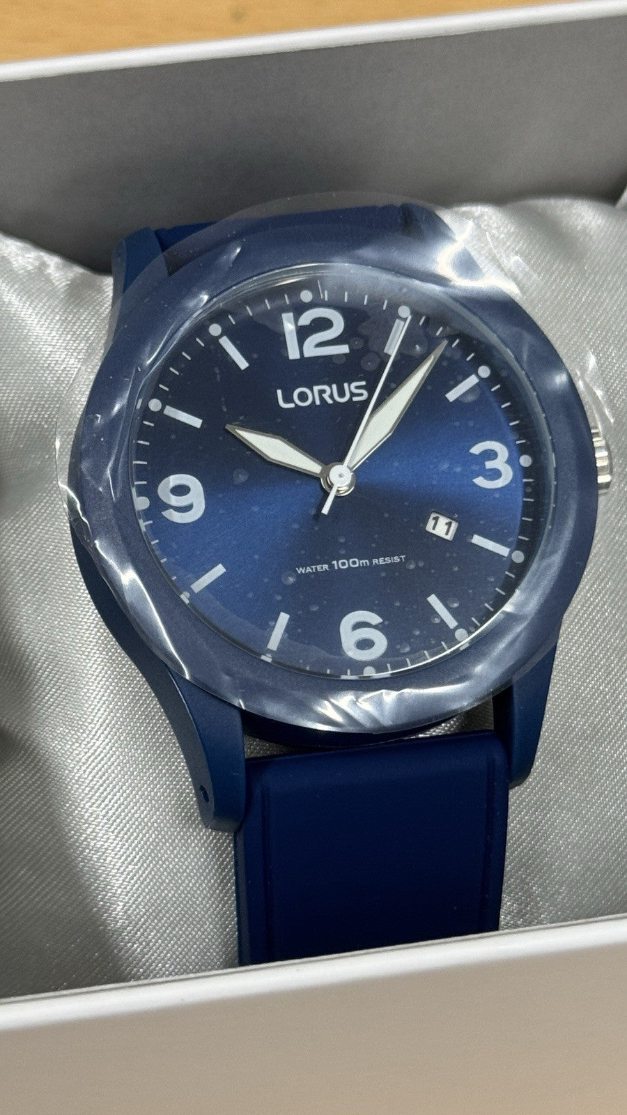 Blue Lorus Men’s Watch - Water Resistant Up To 100 Metres - Date Dial Function