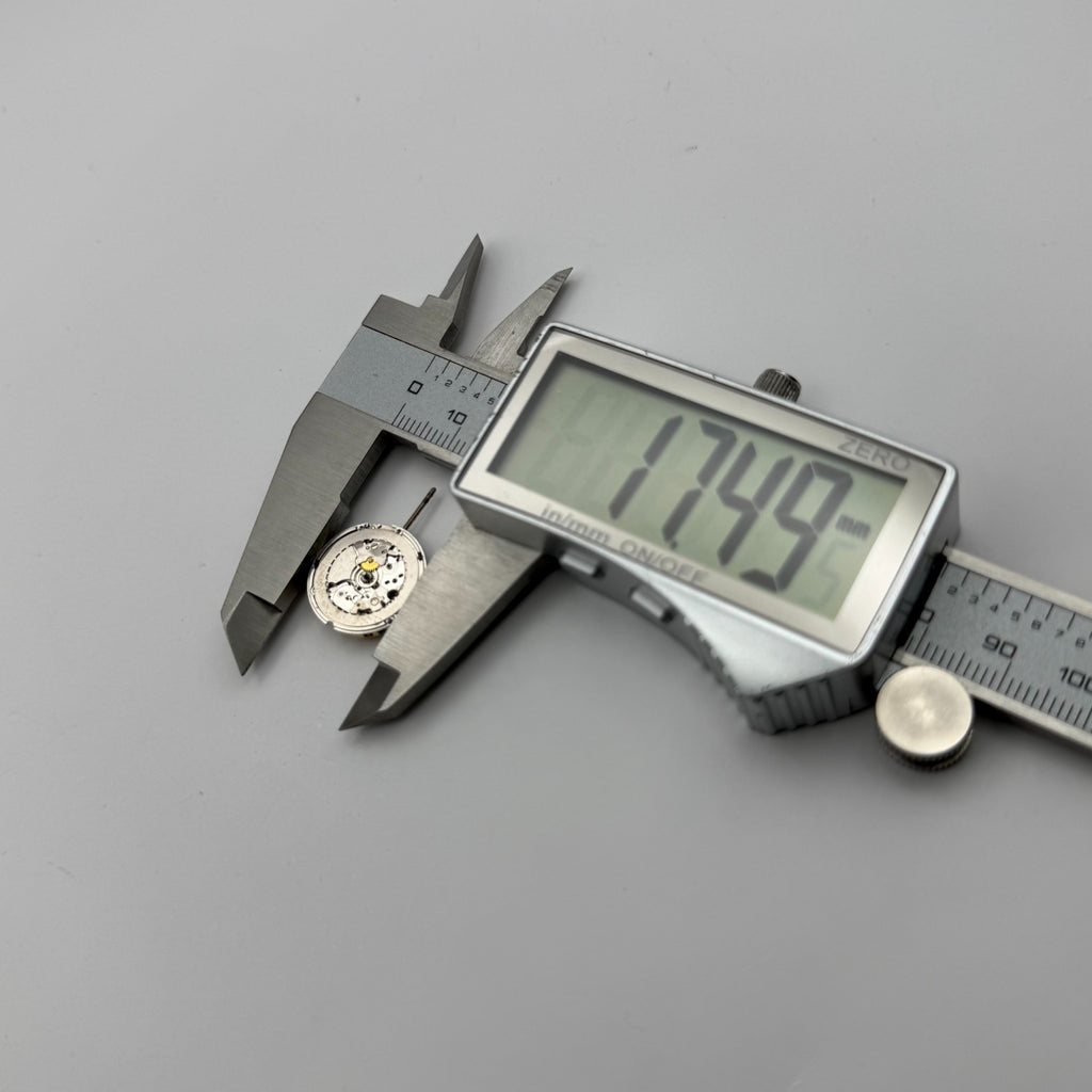 ETA 956.031 Watch Movement Quartz Eterna Swiss 7 Jewels Parts Untested 17.4mm